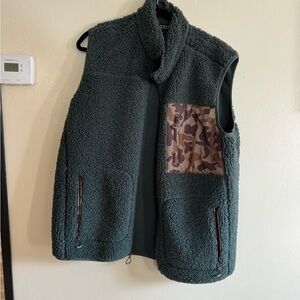 Orvis Mad River Green Sherpa Vest with Camo Accent